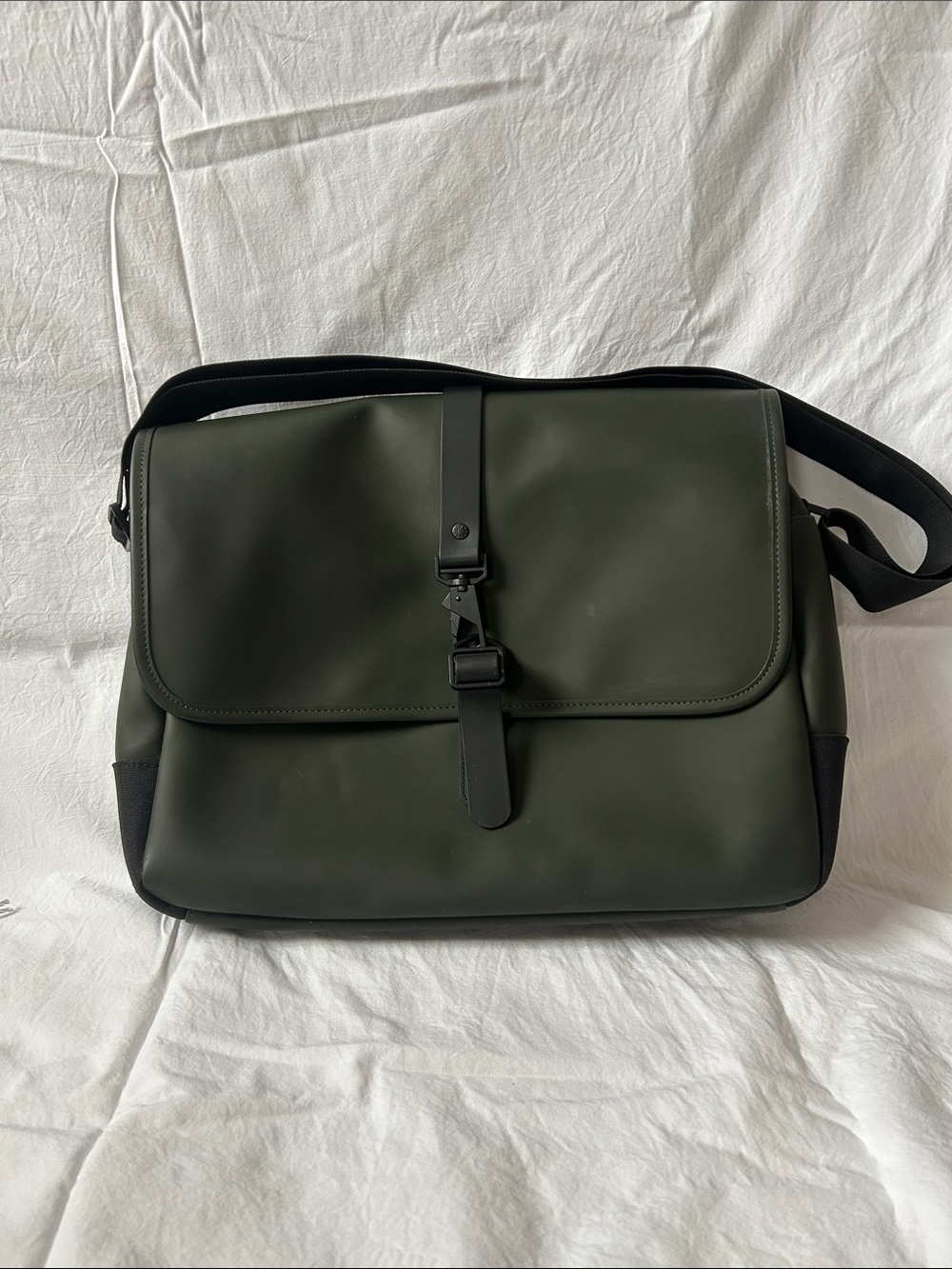 RAINS Denmark Waterproof Messenger Bag